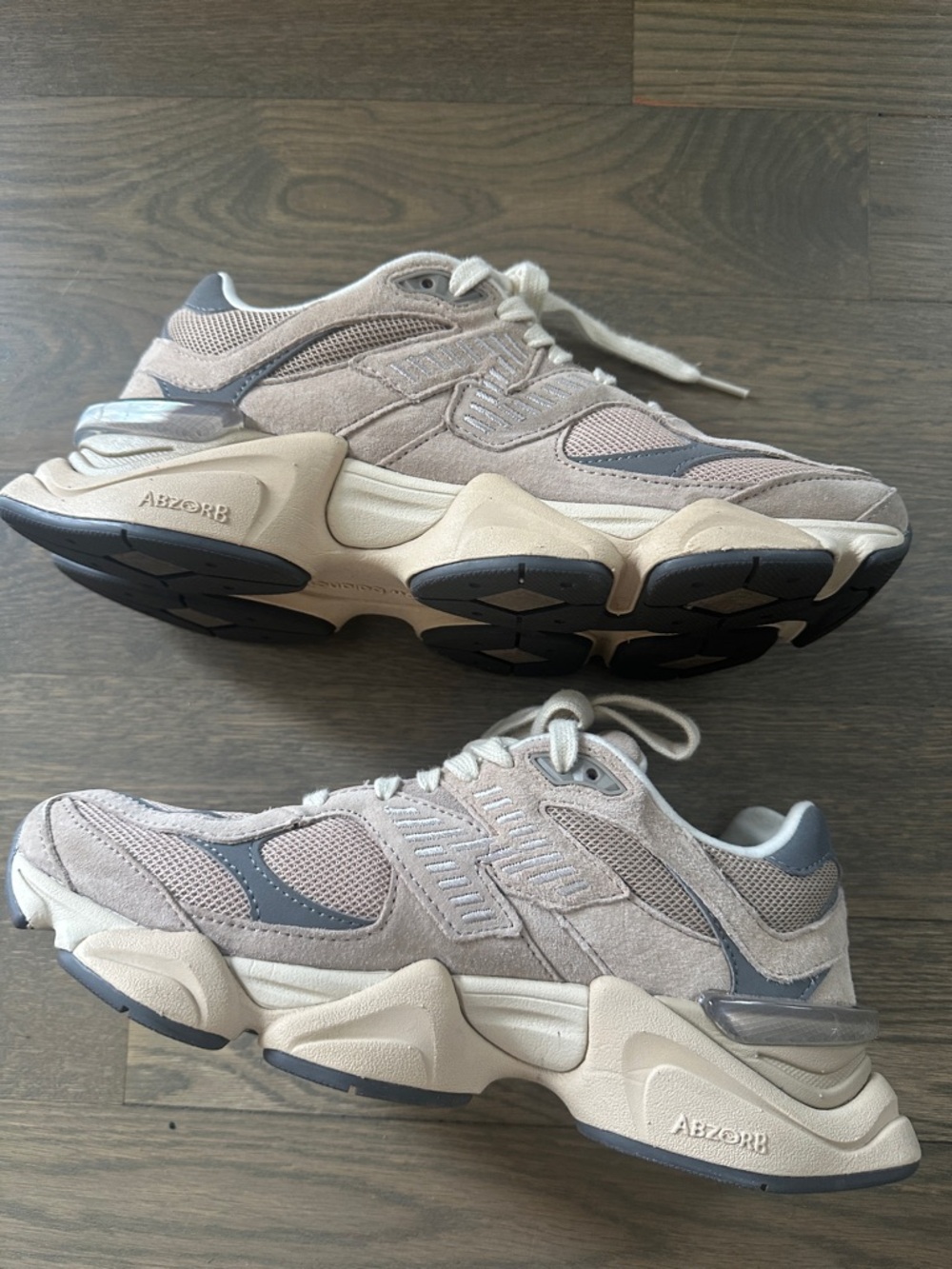 New Balance 9060 Women's Sneakers in Blush and Gray - Picture 2 of 8